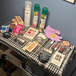 Over 30 pieces of Assorted Beauty and Skincare Collection New
